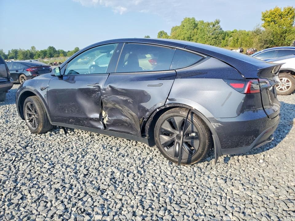 2025 TESLA MODEL Y 2