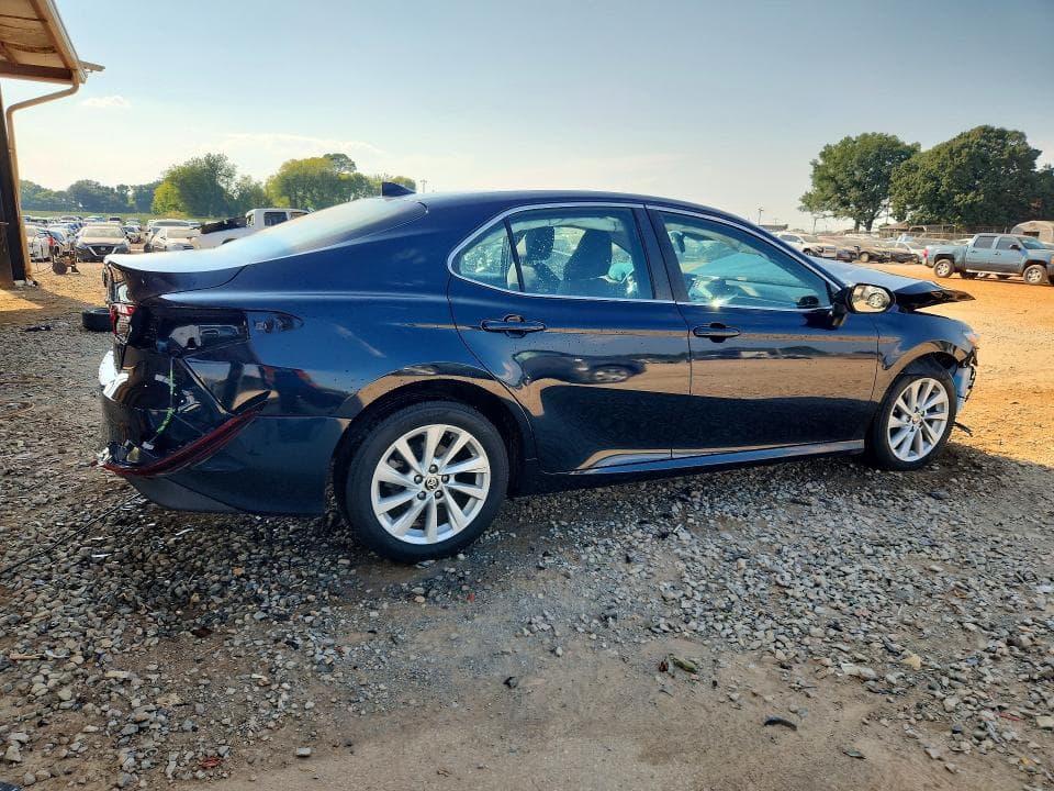 2021 TOYOTA CAMRY LE 3