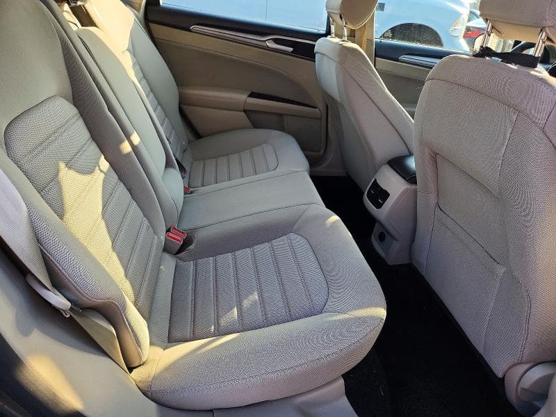 2020 FORD FUSION SE 10