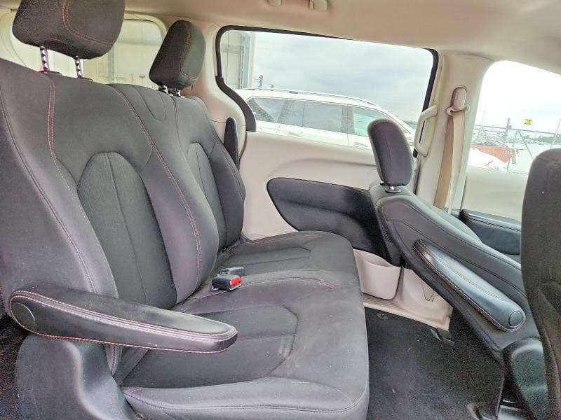 2019 CHRYSLER PACIFICA 11
