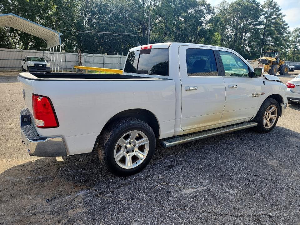 2018 RAM 1500 SLT 3