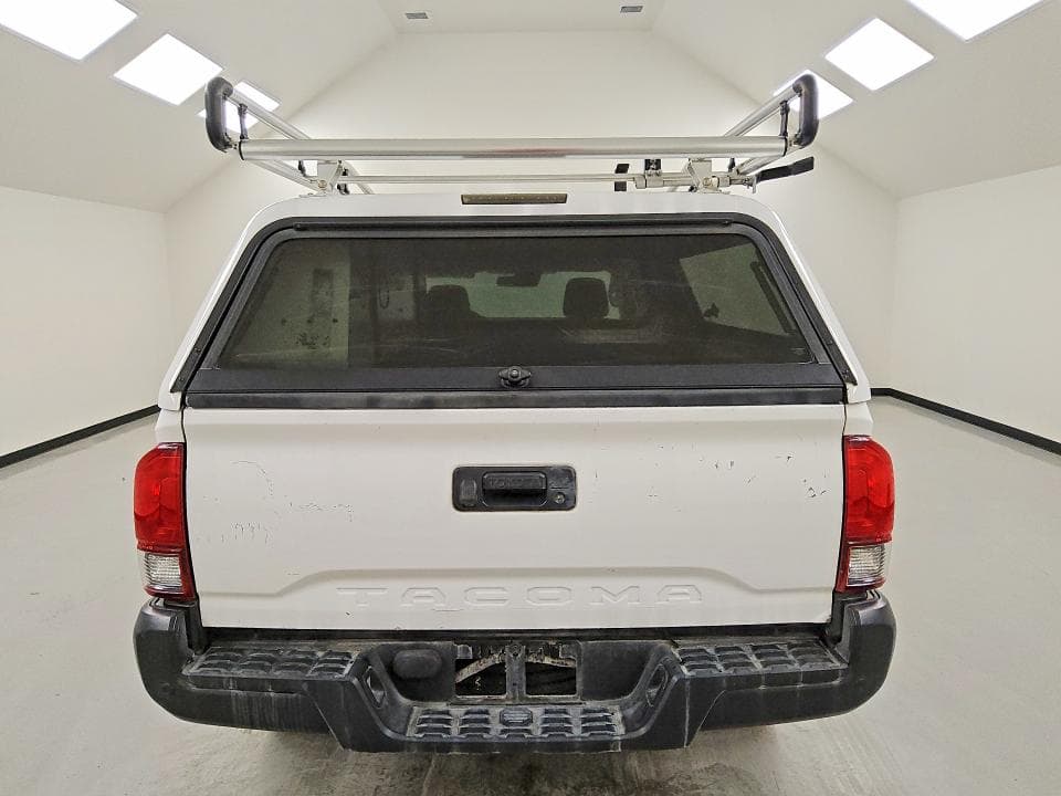 2022 TOYOTA TACOMA SR 6