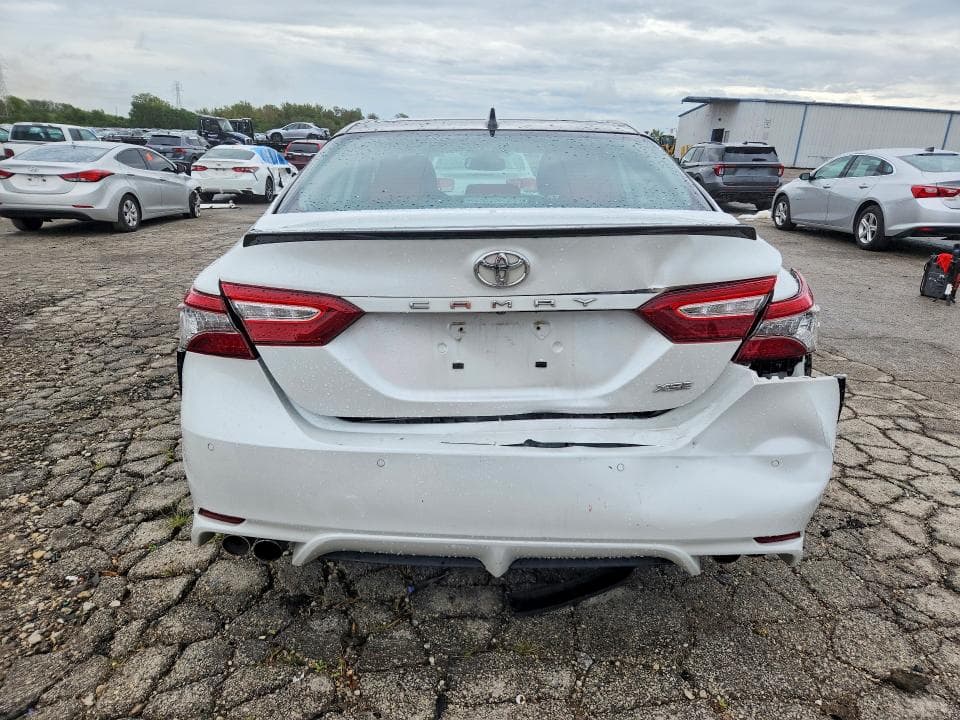 2019 TOYOTA CAMRY XSE 6
