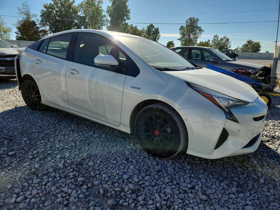 2017 TOYOTA PRIUS THREE 4