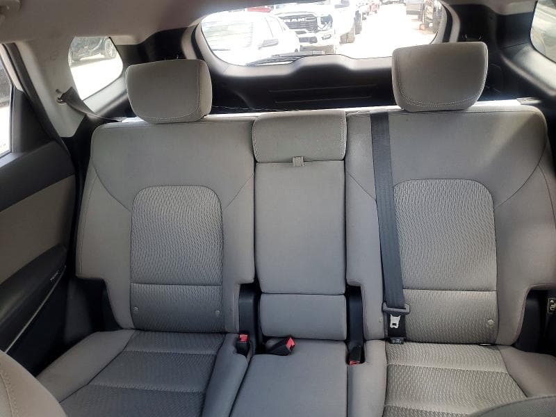 2018 HYUNDAI SANTA FE SE 10