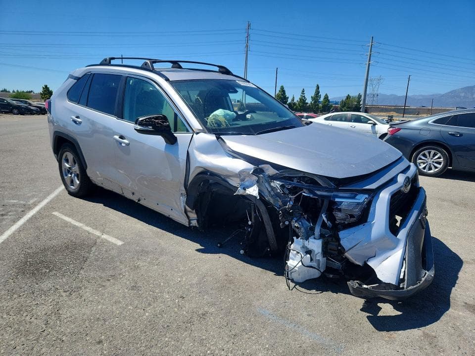 2023 TOYOTA RAV4 XLE 4