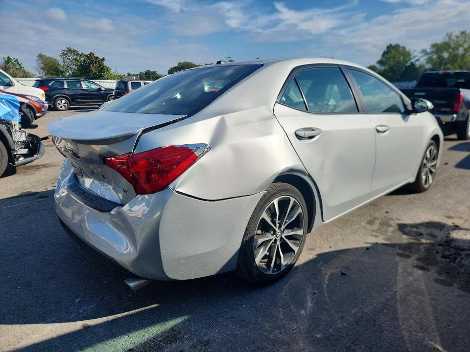 2018 TOYOTA COROLLA SE 3