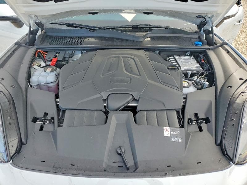 2026 PORSCHE CAYENNE SE HYBRID COUPE 11