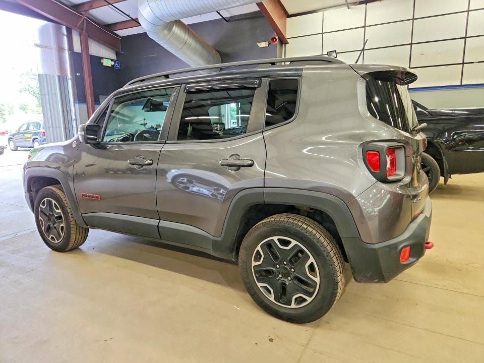 2017 JEEP RENEGADE TRAILHAWK 2