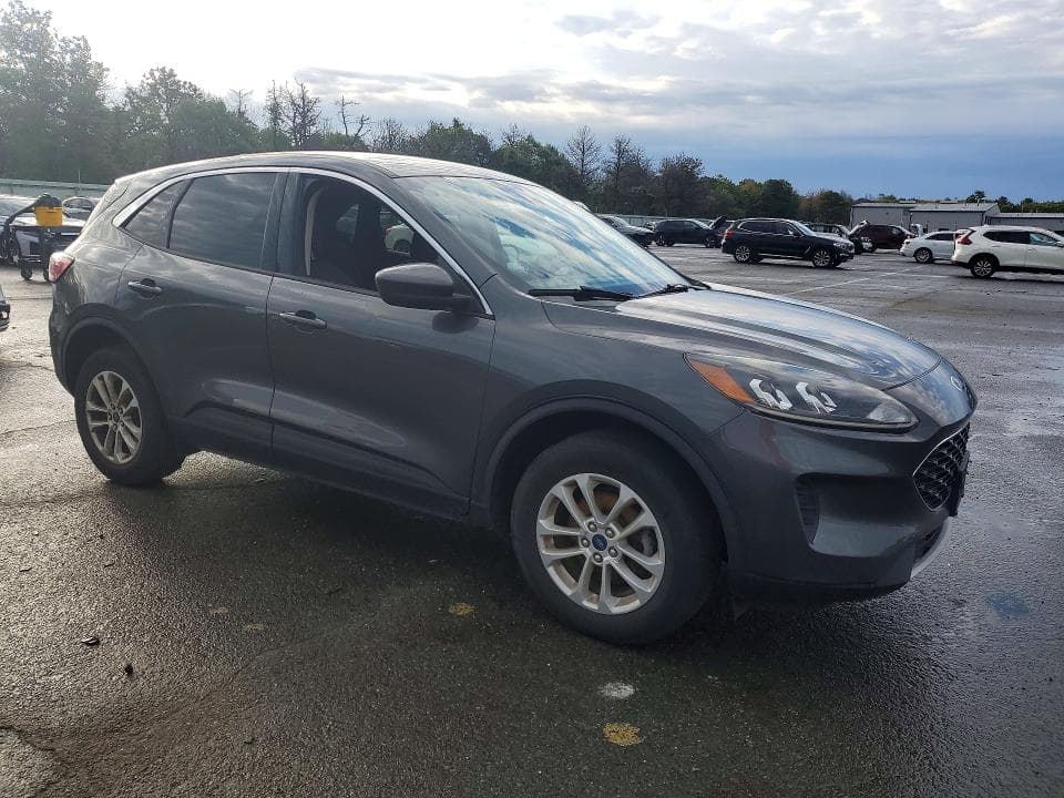 2020 FORD ESCAPE SE 4