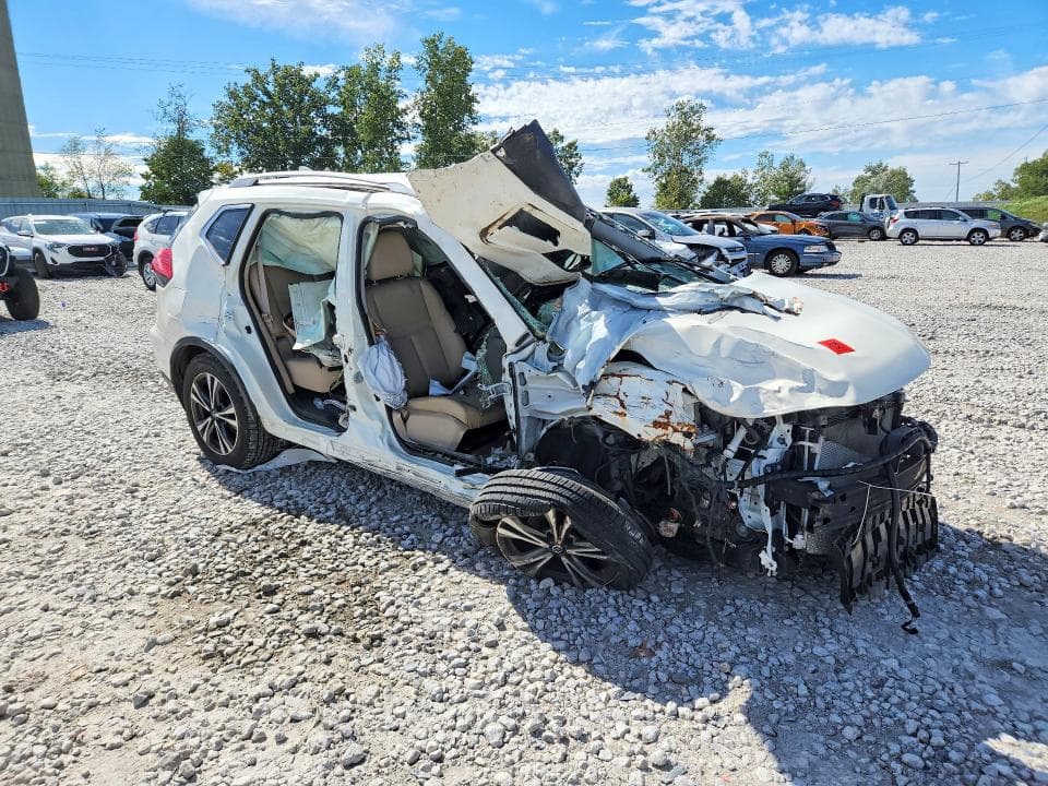 2017 NISSAN ROGUE SL 4