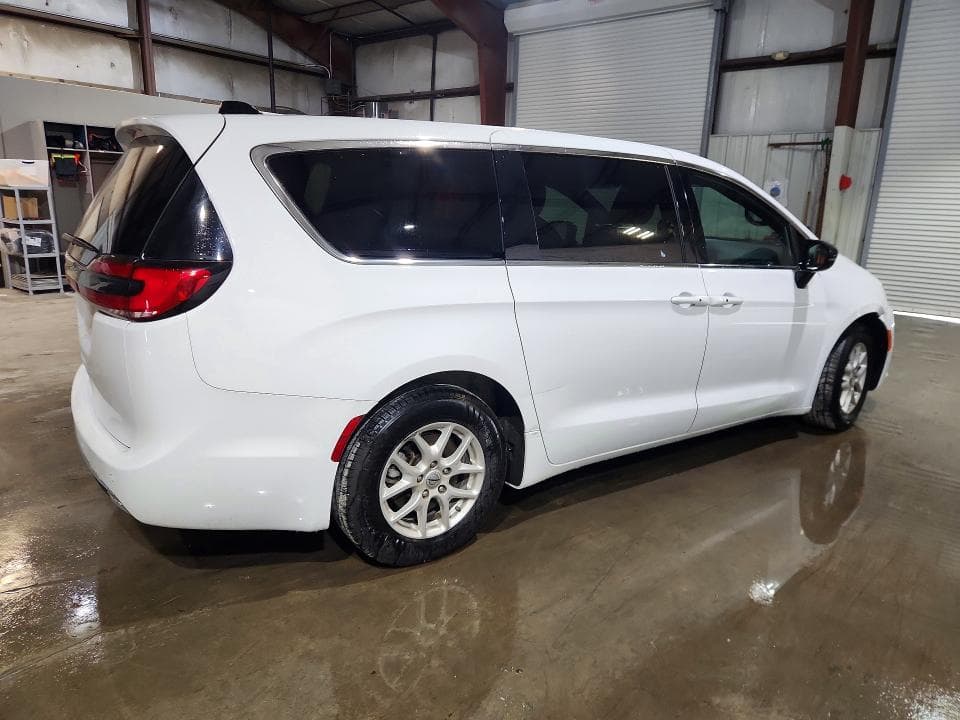 2025 CHRYSLER PACIFICA SELECT 3