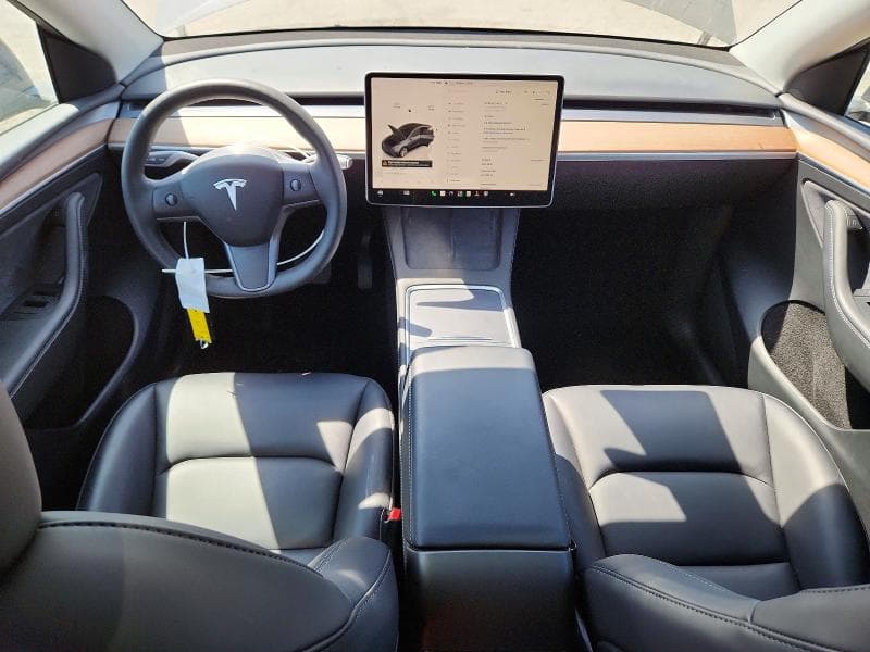 2023 TESLA MODEL Y 8