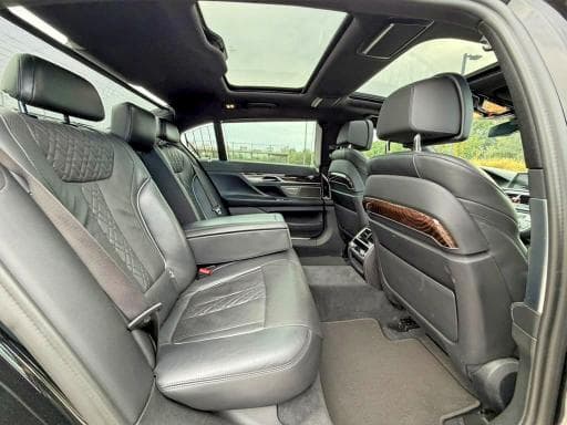 2022 BMW 740 XI 6