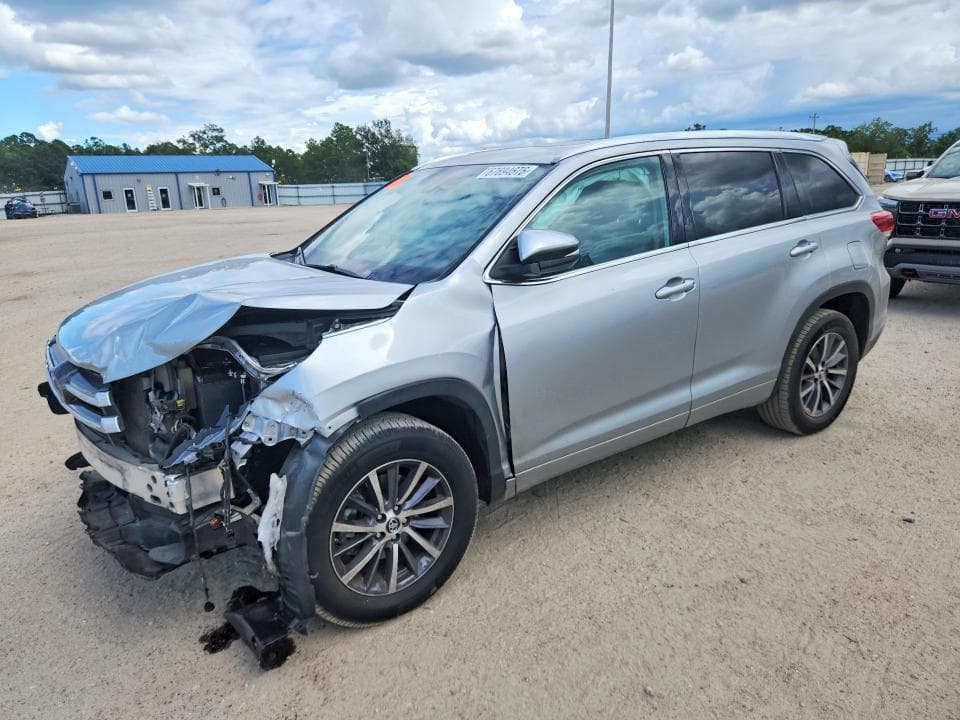 2018 TOYOTA HIGHLANDER XLE - 1