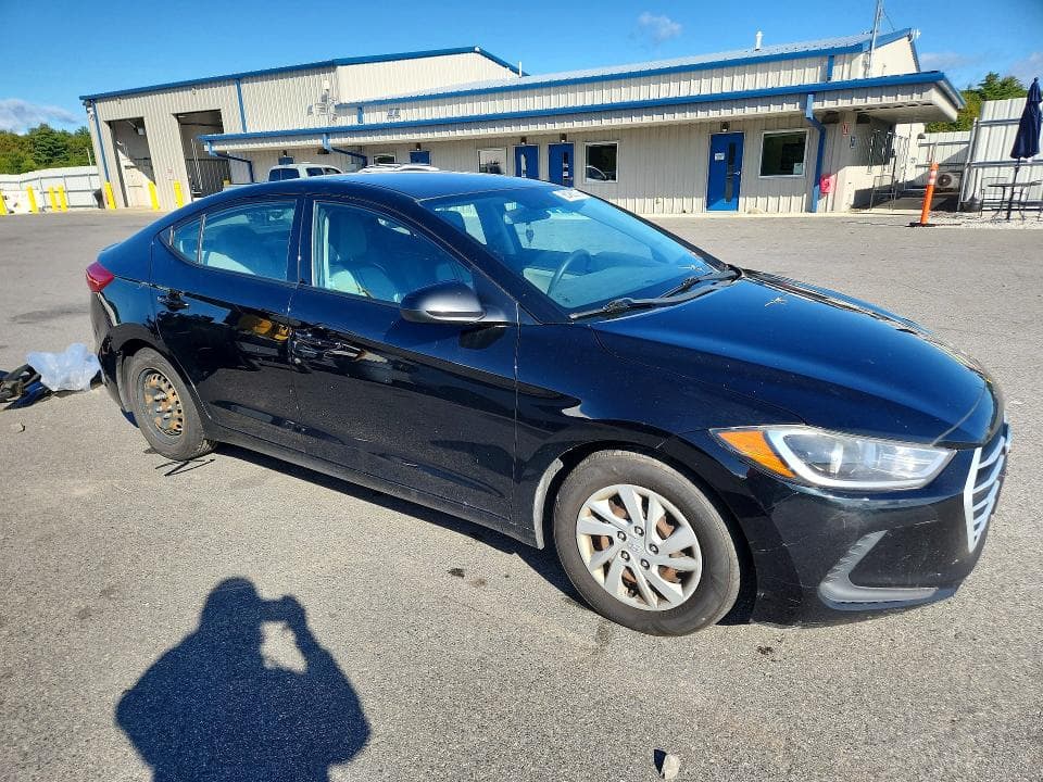 2018 HYUNDAI ELANTRA SE 4