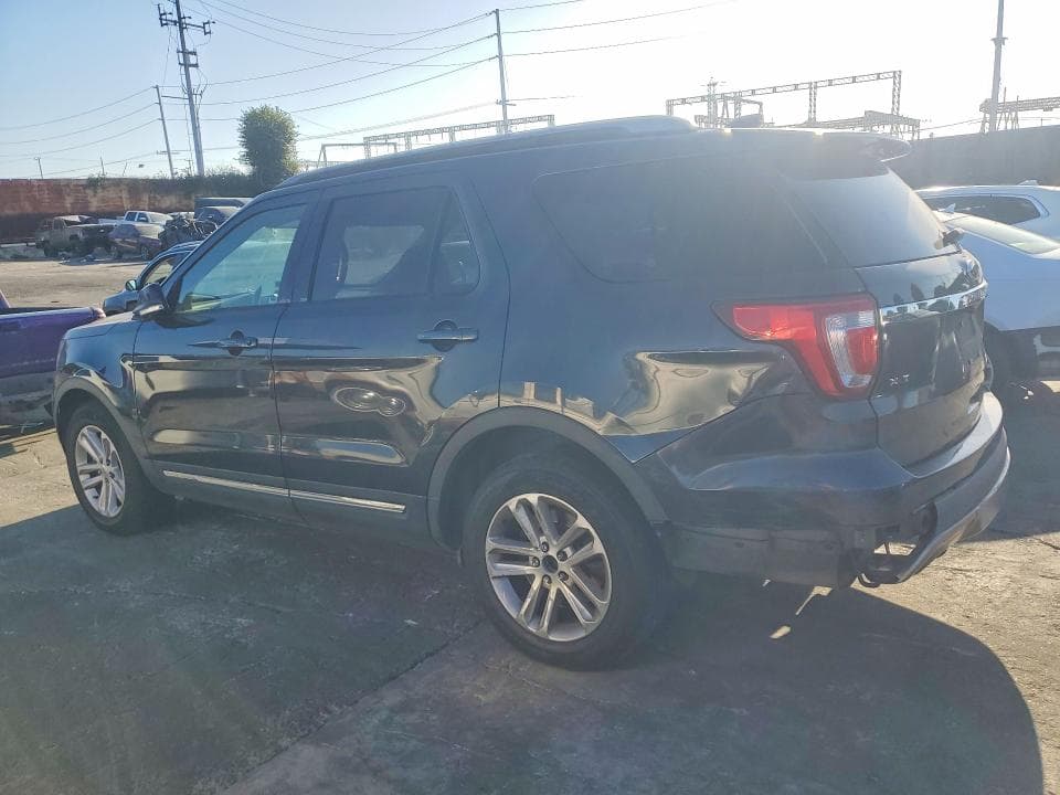 2017 FORD EXPLORER XLT 2
