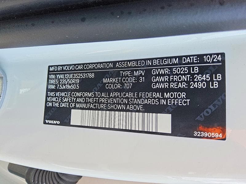 2025 VOLVO XC40 PLUS 12