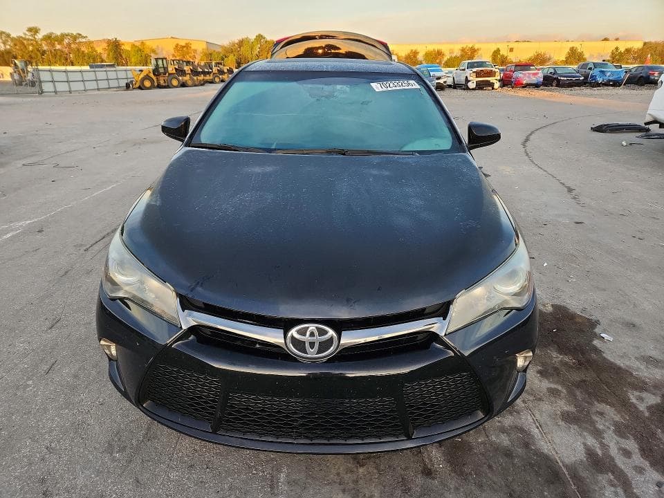 2017 TOYOTA CAMRY SE 5