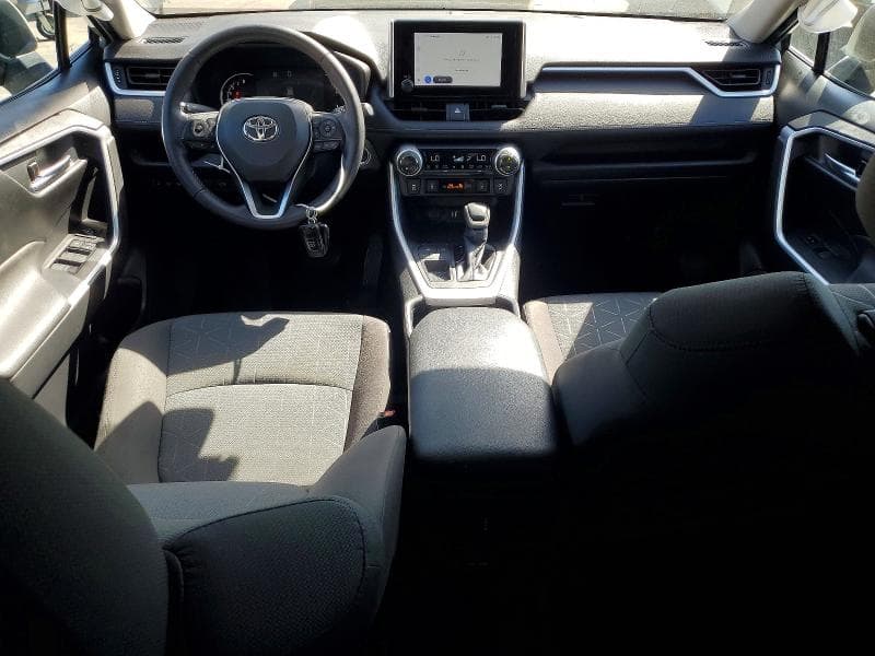 2023 TOYOTA RAV4 XLE 8