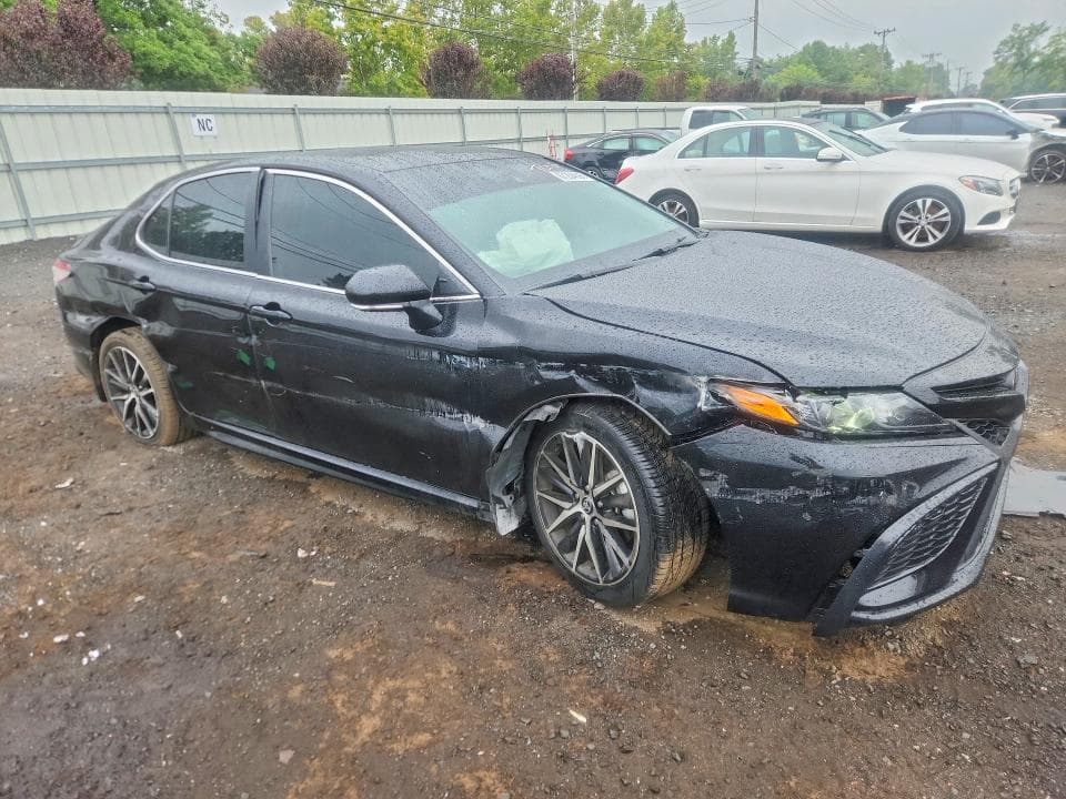 2024 TOYOTA CAMRY SE 4