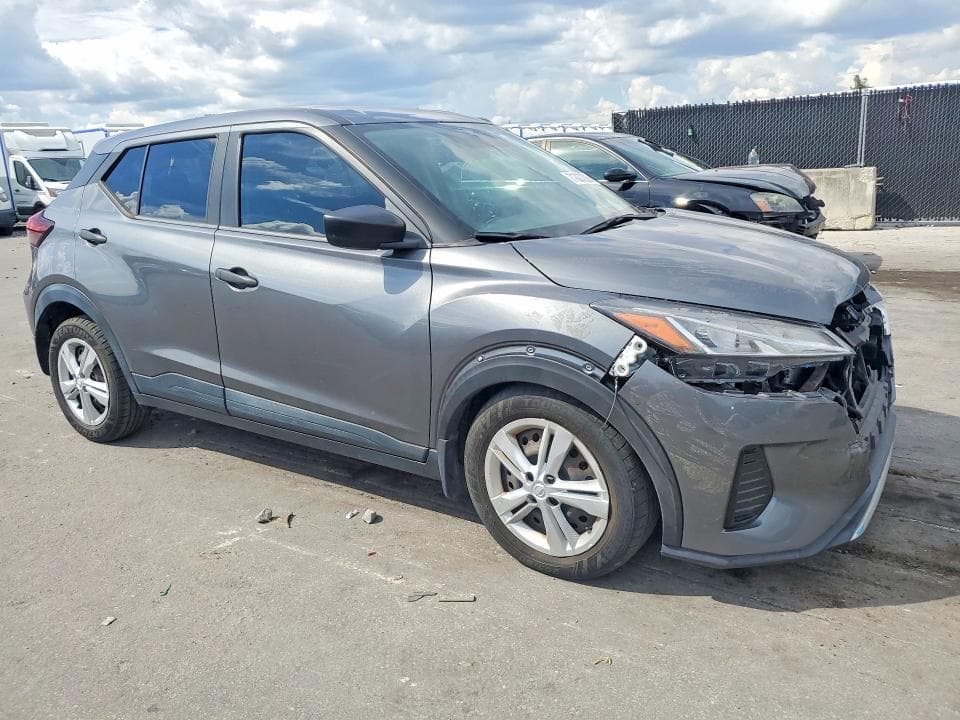 2021 NISSAN KICKS S 4