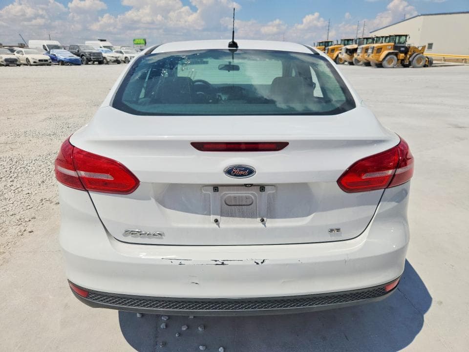 2017 FORD FOCUS SE 6