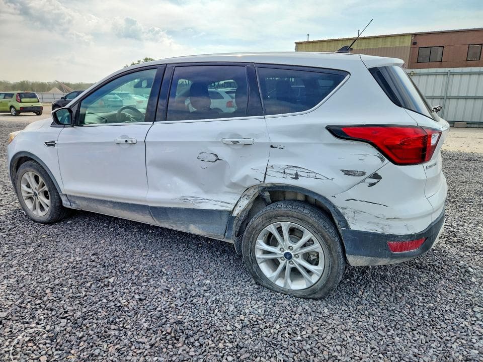 2019 FORD ESCAPE SE 2
