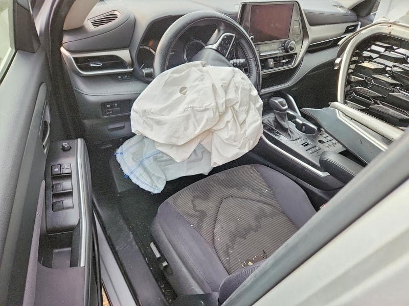 2023 TOYOTA HIGHLANDER LE 8
