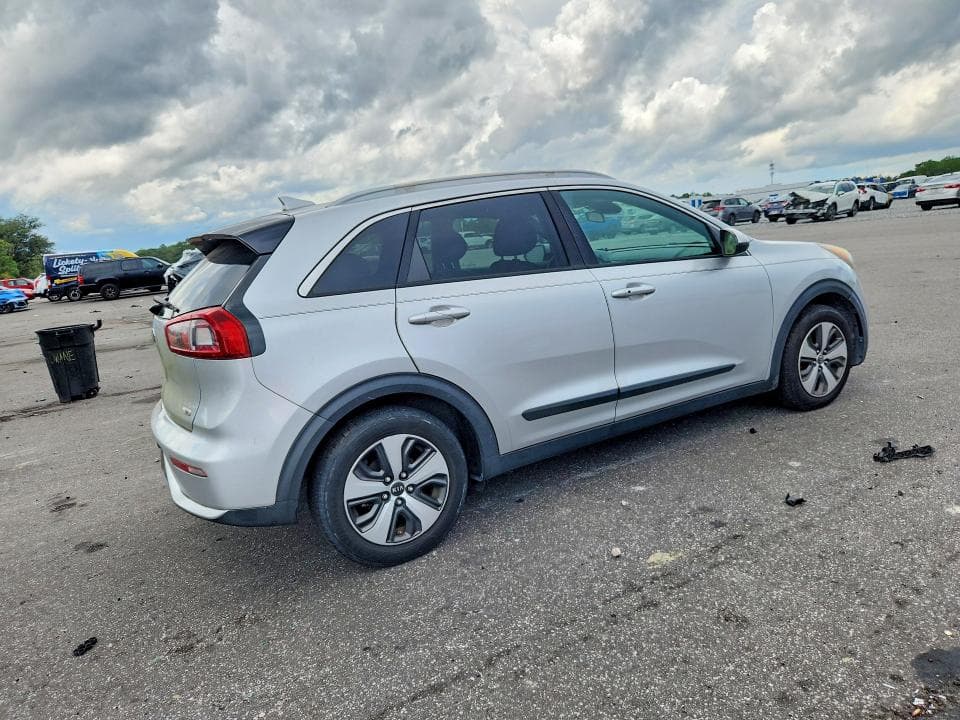 2017 KIA NIRO LX 3