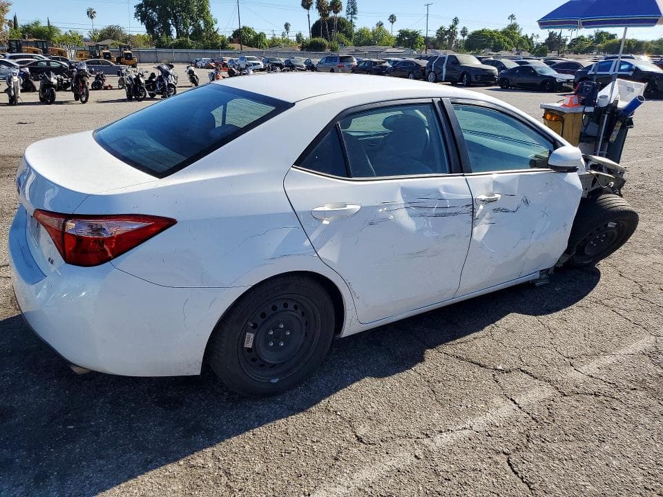 2017 TOYOTA COROLLA LE 3