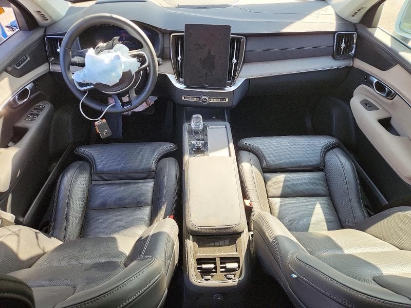 2025 VOLVO XC90 ULTRA 8