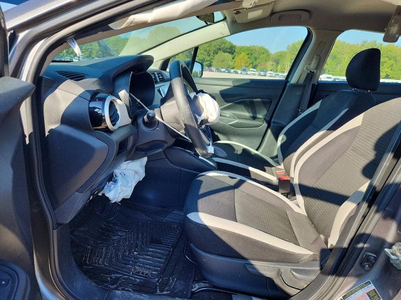 2020 NISSAN VERSA SV 7