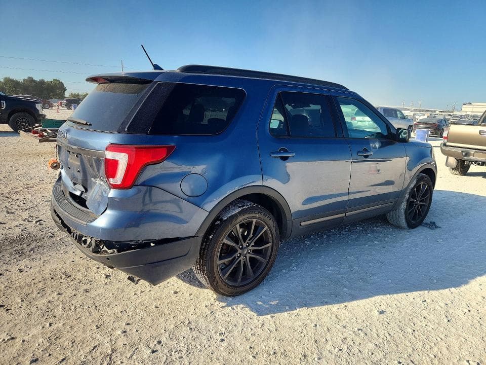 2018 FORD EXPLORER XLT 3