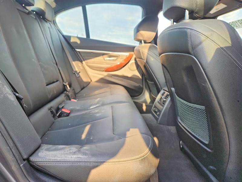 2018 BMW 330 XI 10