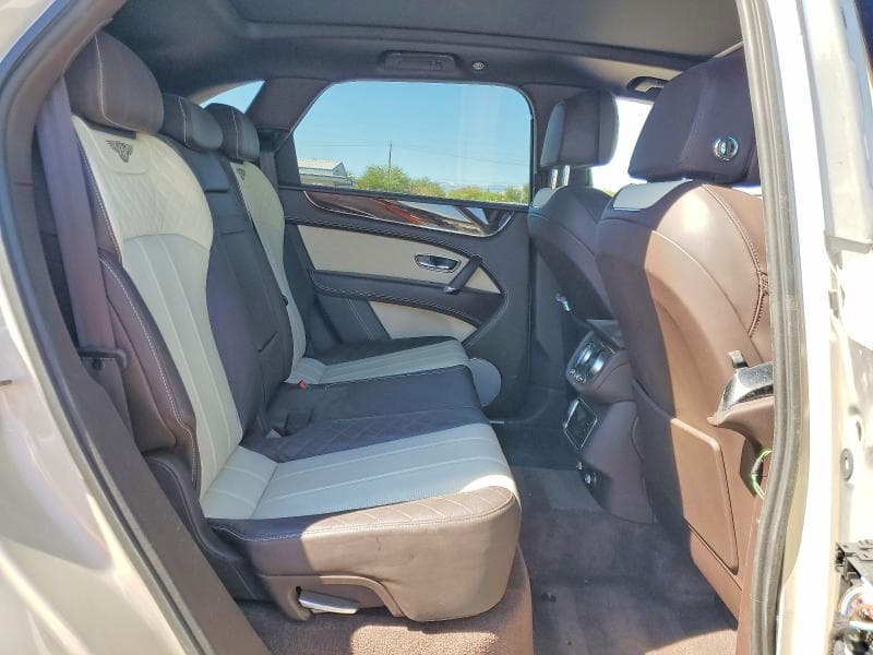 2018 BENTLEY BENTAYGA 11