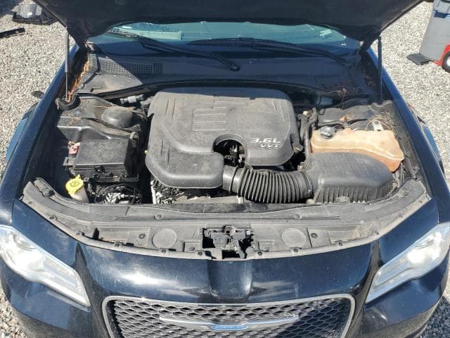 2018 CHRYSLER 300 LIMITED 11