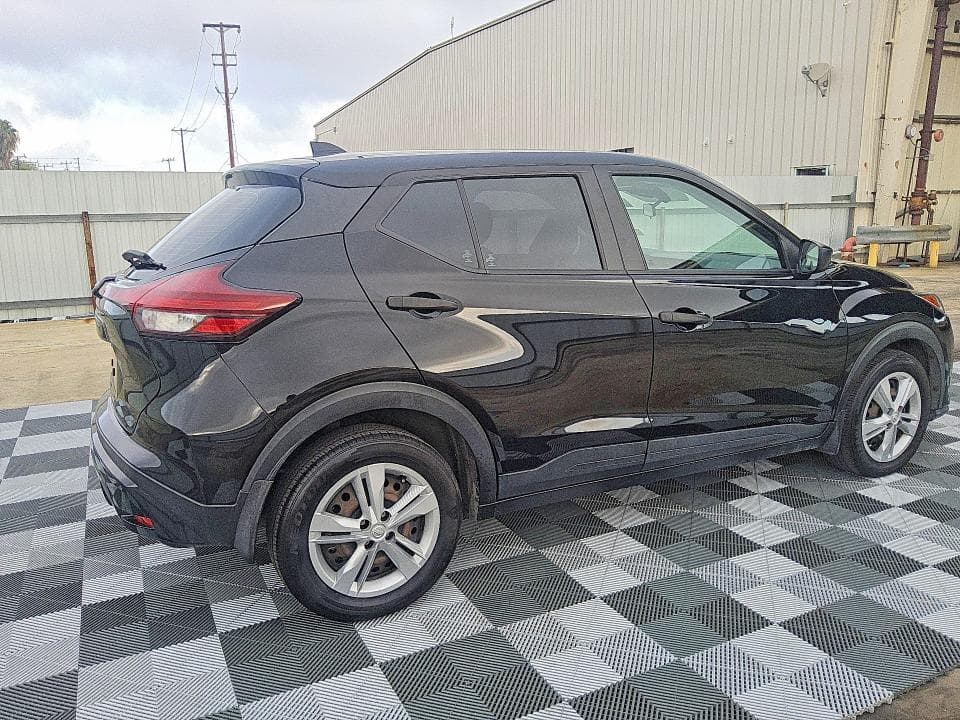 2023 NISSAN KICKS S 3