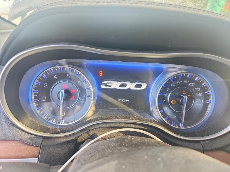 2017 CHRYSLER 300C PLATINUM 9