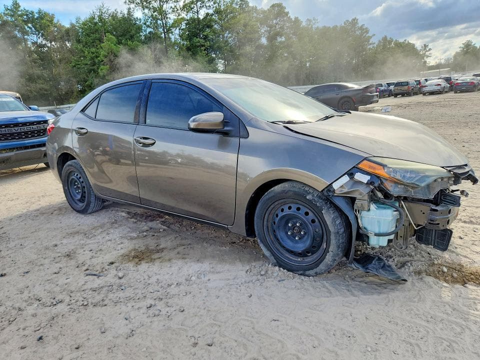 2017 TOYOTA COROLLA LE 4