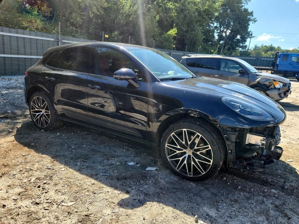 2026 PORSCHE MACAN BASE 4