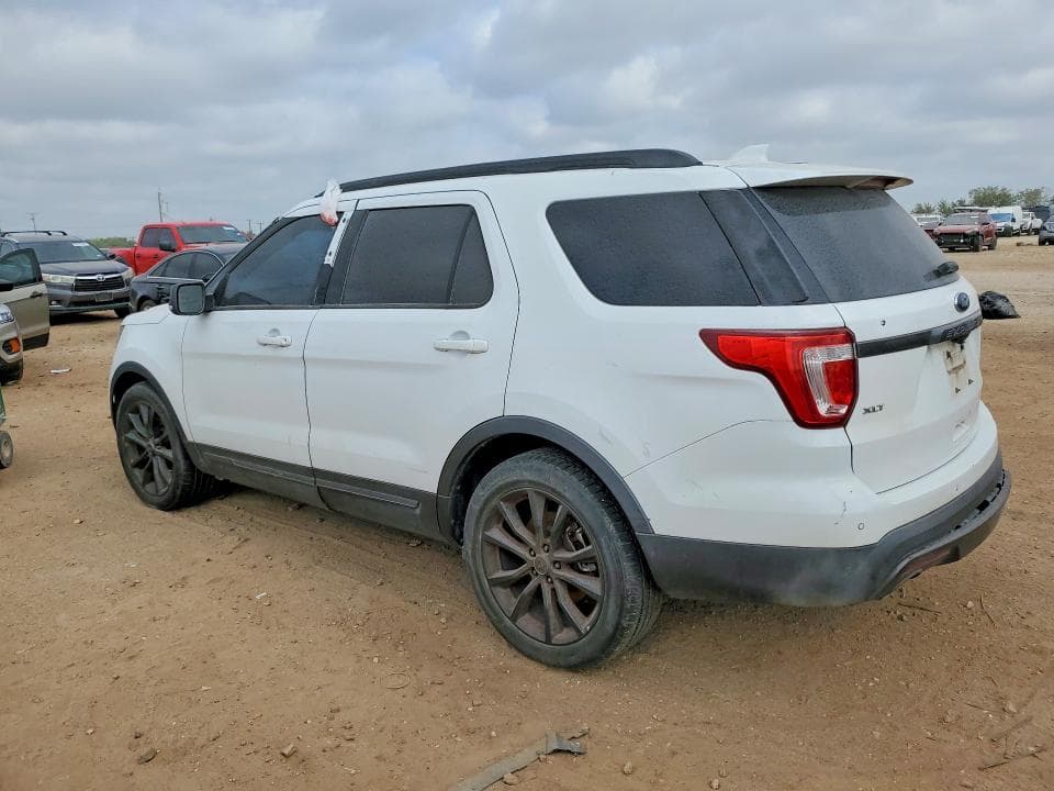 2017 FORD EXPLORER XLT 2