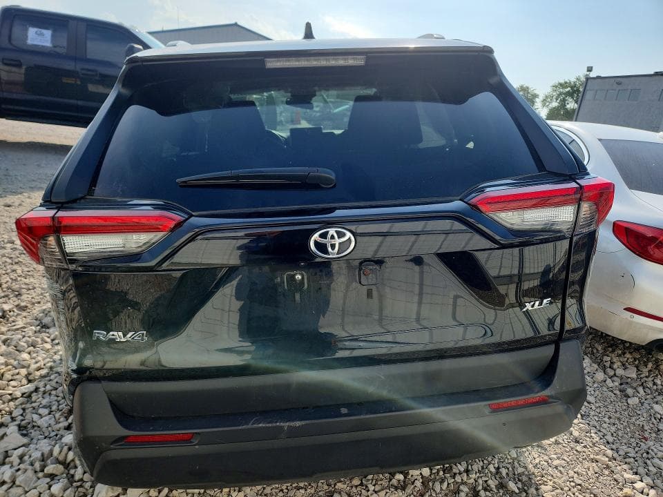 2025 TOYOTA RAV4 XLE 6