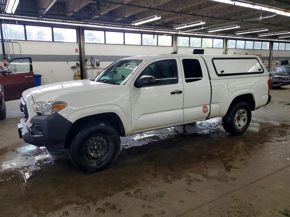 2022 TOYOTA TACOMA SR