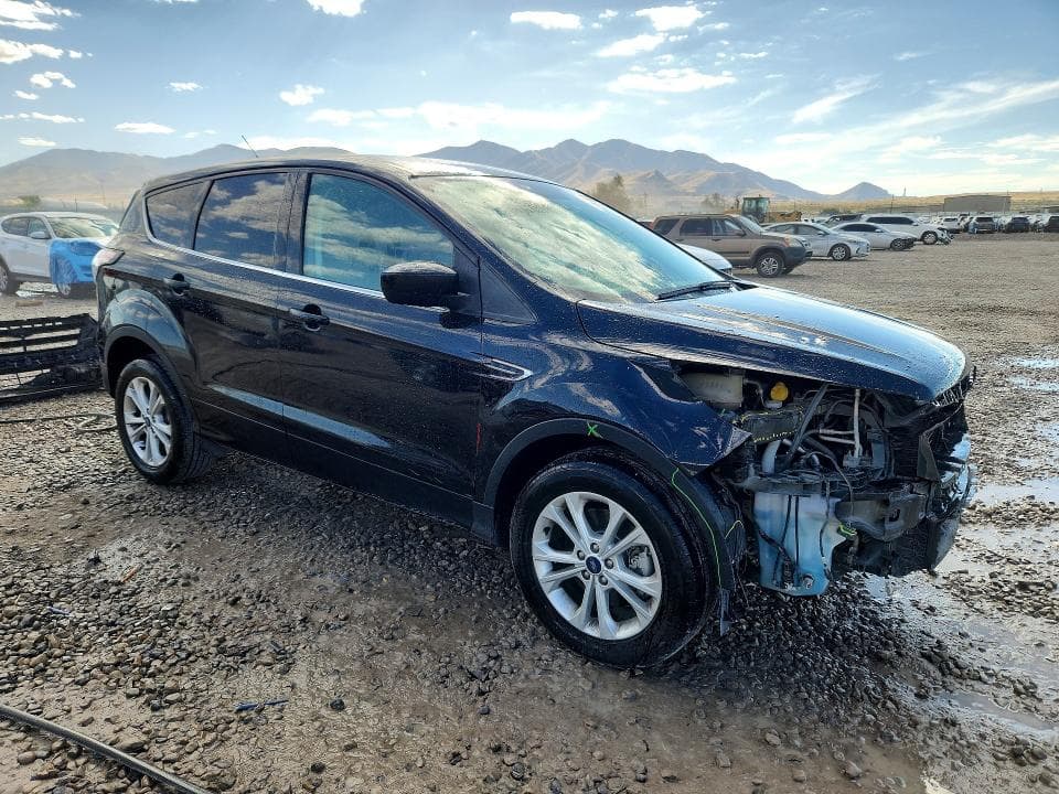 2017 FORD ESCAPE SE 4
