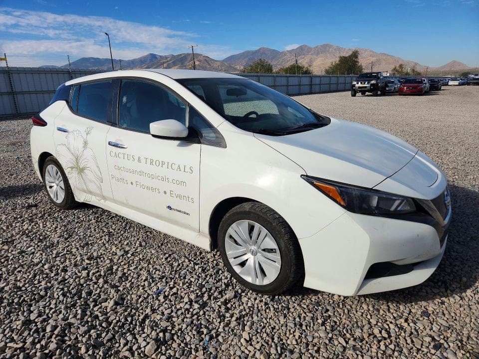 2019 NISSAN LEAF S 4