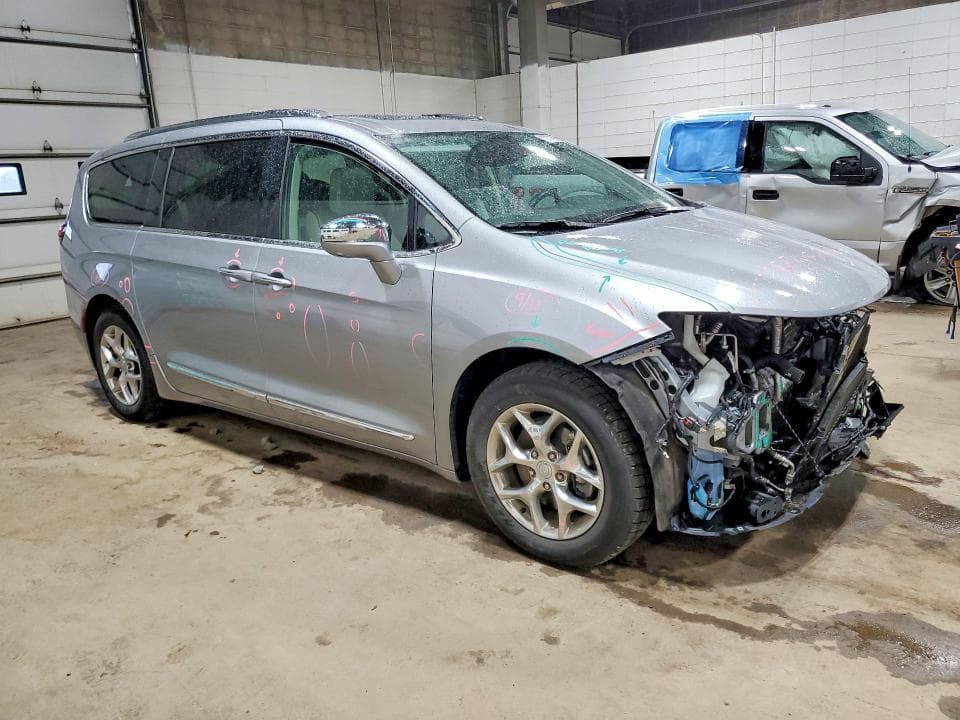 2018 CHRYSLER PACIFICA LIMITED 4