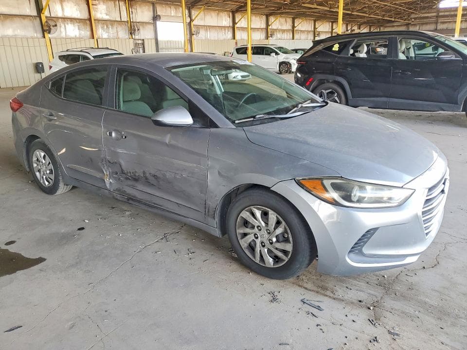 2017 HYUNDAI ELANTRA SE 4