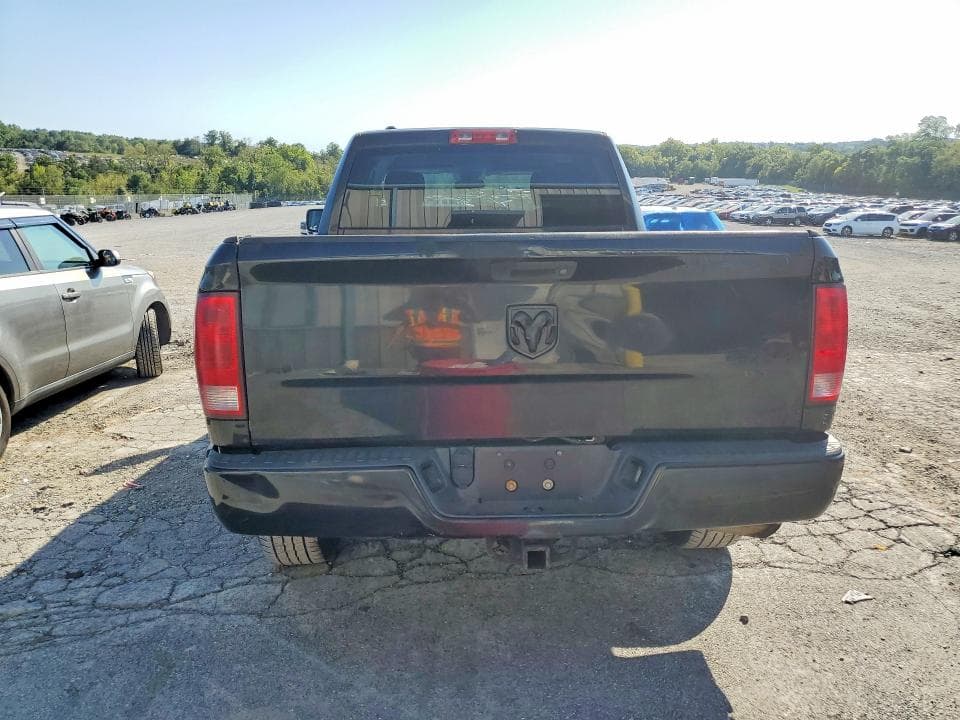2017 RAM 1500 ST 6