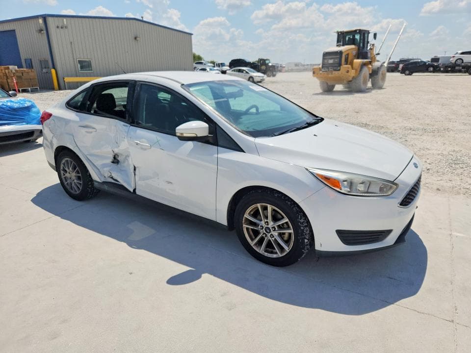 2017 FORD FOCUS SE 4